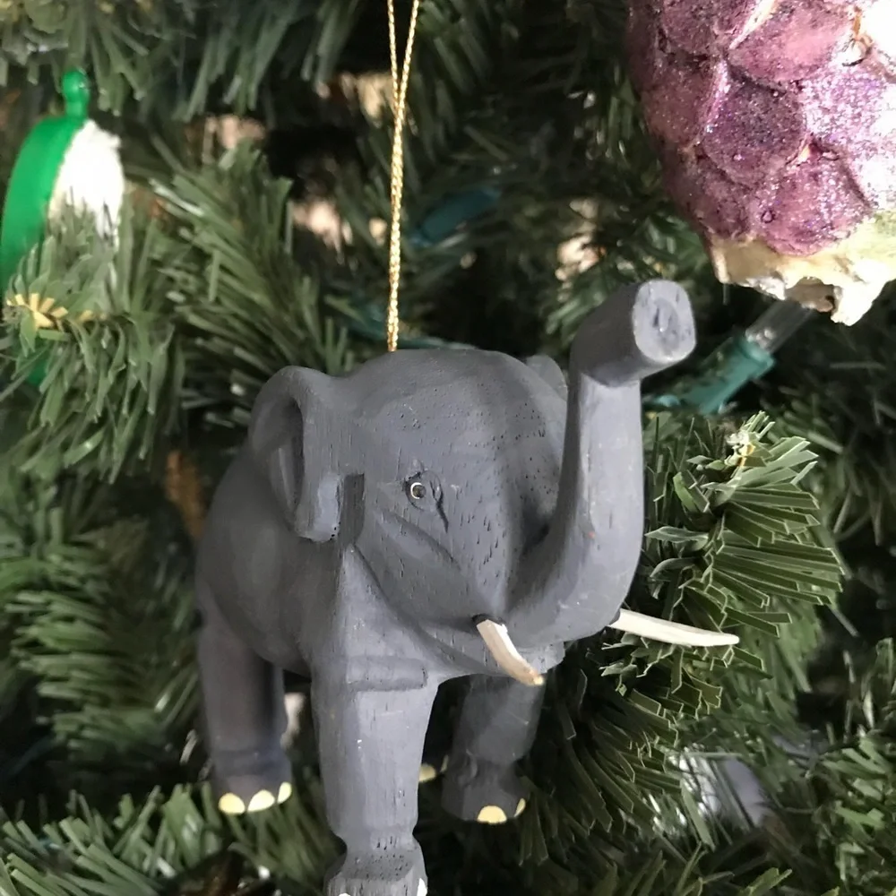 ❤️Vintage Elephant Hand Carved Christmas Ornament
